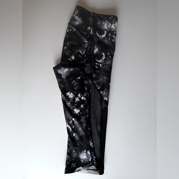 Lululemon Sun Runner Crop - Picture 3 of 8